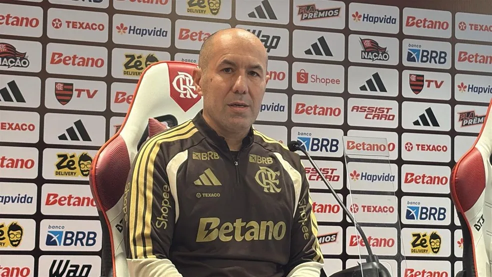 Jardim se recusa a falar sobre Thiago Almada e direciona ao Boto