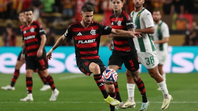 Jardim testa dupla Jorginho e Erick Pulgar após três meses