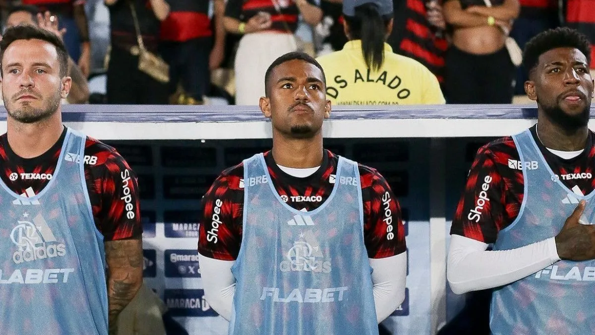 Jogadores do Flamengo respondem a Prestiani após jogo duro