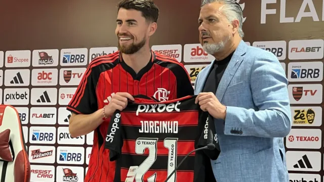 Jorginho orienta garotos da base do Flamengo na intertemporada