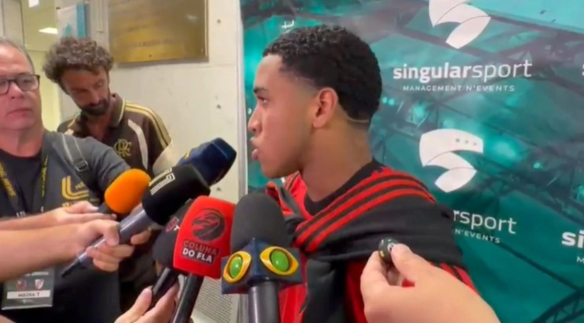 Joshua revela cobrança diária de Jardim no Flamengo: ‘Jogar sem bola’