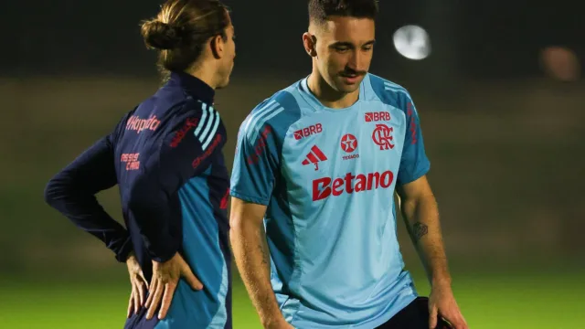 Léo Ortiz treina separado e é dúvida para jogo de hoje