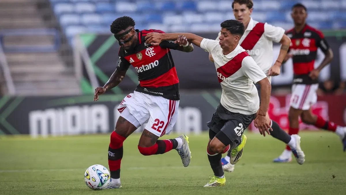 Lino brilha mas defesa falha: Flamengo empata 2 a 2 com River Plate