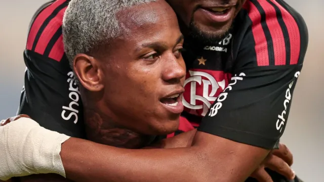 Lorran e Wallace Yan marcam e convencem Jardim em vitória do Fla