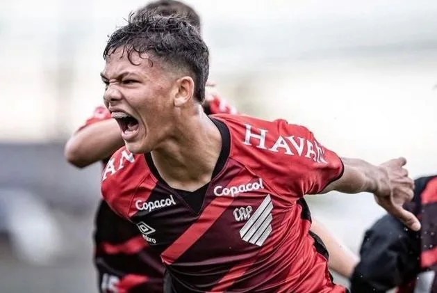 Manchester United monitora joia do sub-17 do Flamengo