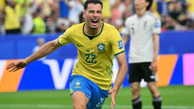 Martinelli e Danilo Santos disputam vaga de Paquetá na Seleção
