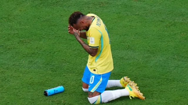 Neymar marca, chora e anuncia aposentadoria da Seleção após Brasil 1×2…