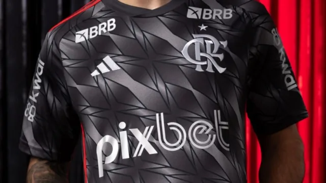 Nova terceira camisa do Flamengo vaza com escudo do Remo