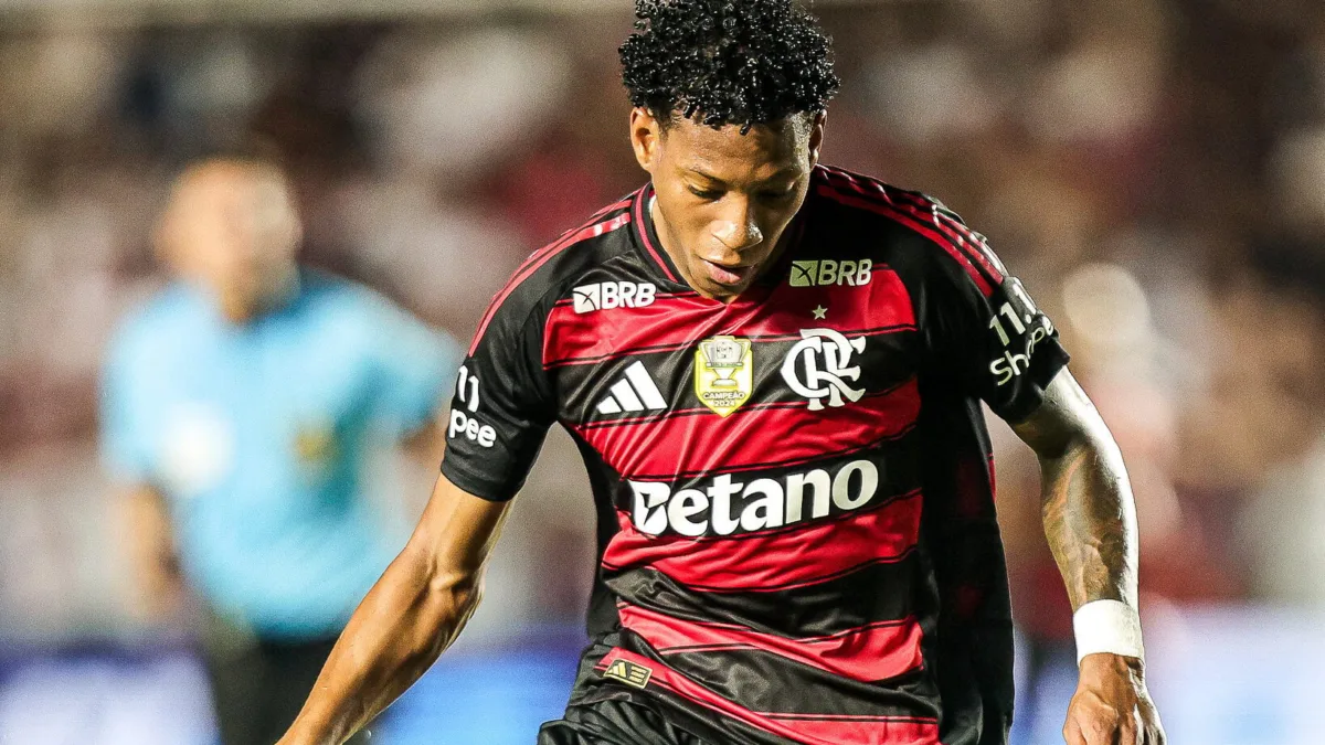 Plata sai lesionado e Arrascaeta retorna após 3 meses parado