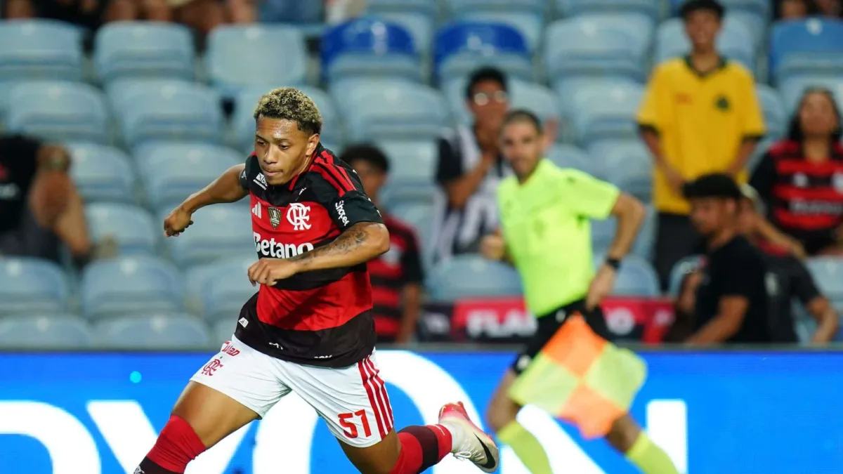 Porto faz segunda proposta por Daniel Sales; Flamengo avalia