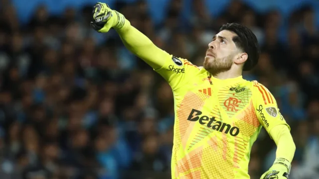 Rossi celebra braçadeira de capitão pela primeira vez
