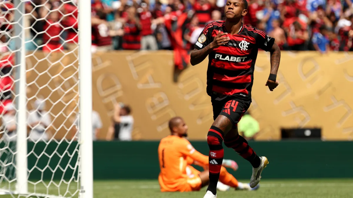 Zé Elias critica falta de maturidade de Wallacean no Flamengo